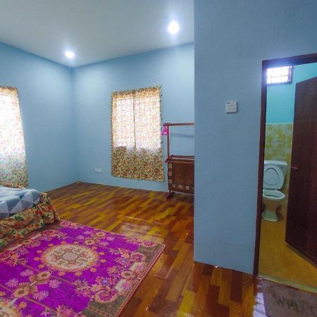 Teratak Aqish, Besut Terengganu Villa Kampong Gong Pauh Exterior photo